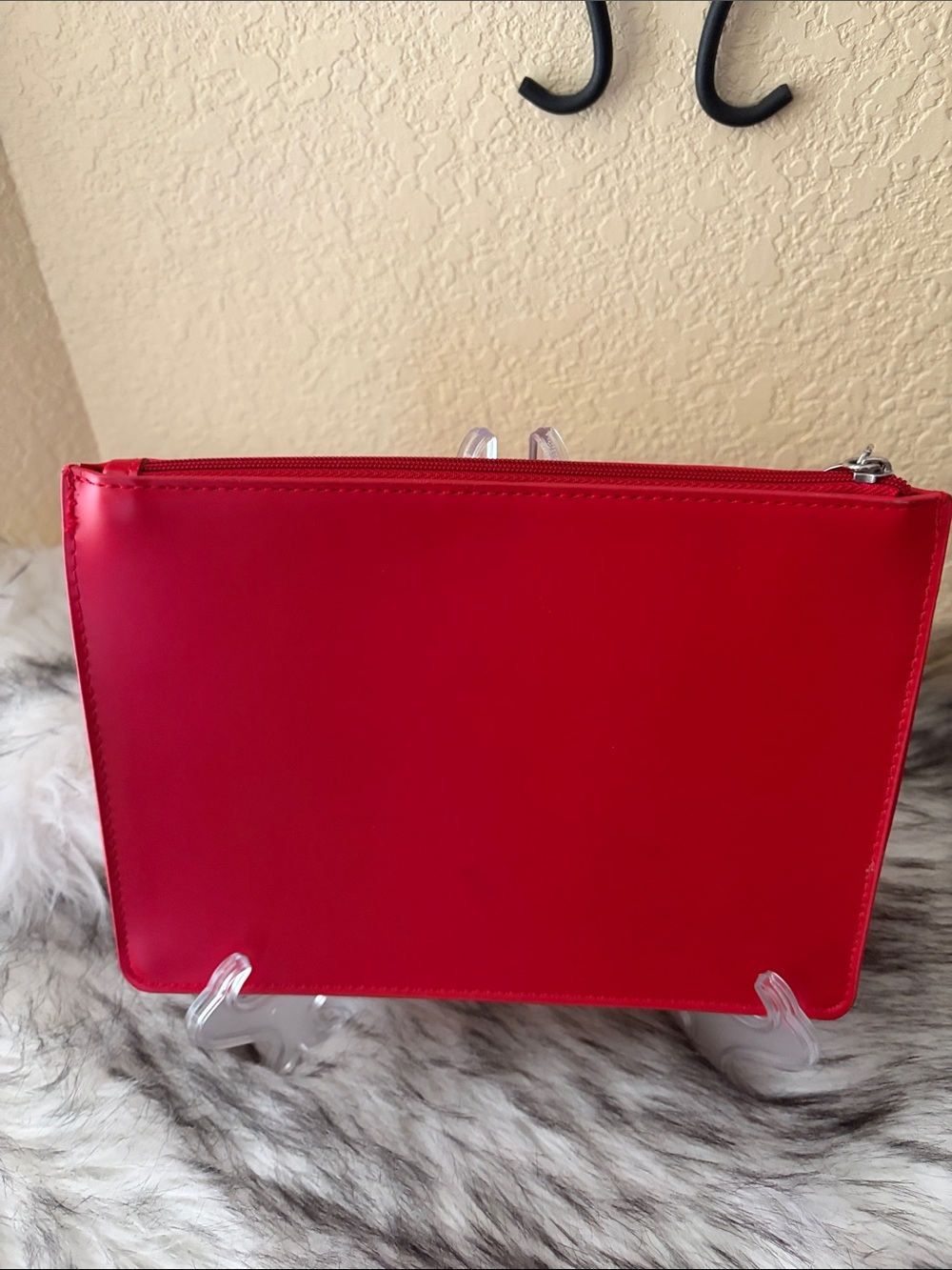 Givenchy parfums Bright Red Faux Leather Cosmetic Pouch & Marie Claire eyeliner - Picture 9 of 11